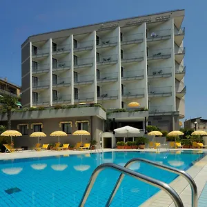 Aparthotel Mediterranee