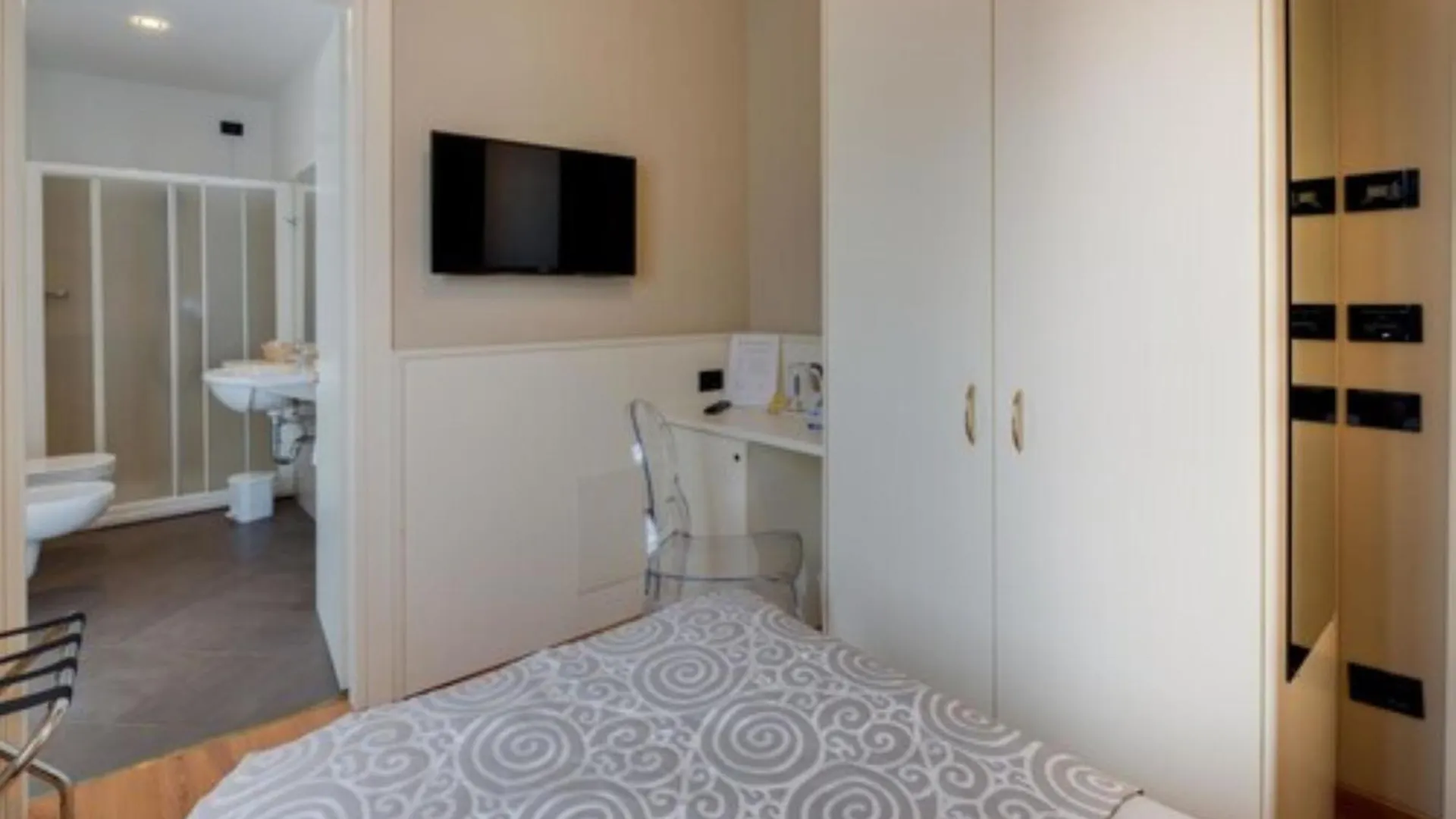 Hotel Nuovo Garlate 3*,  Italie